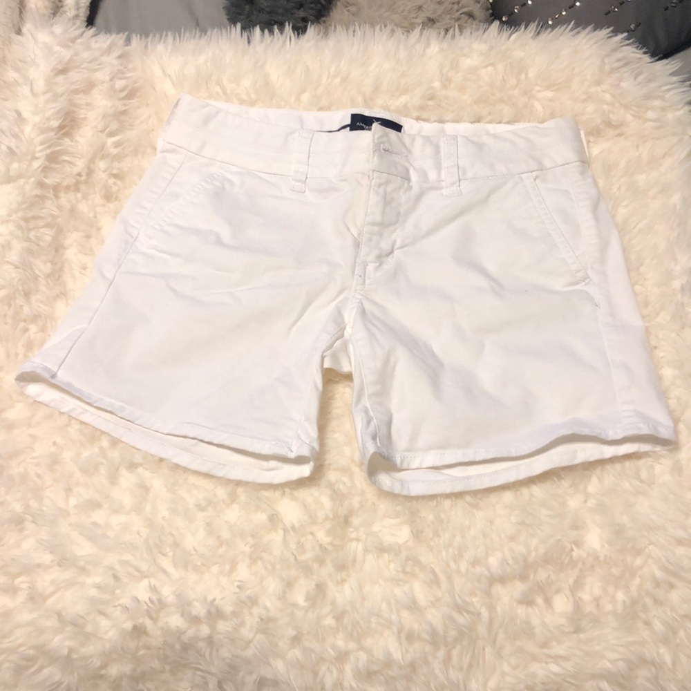American Eagle White midi shorts size 0